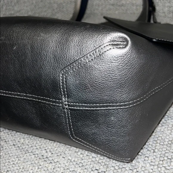 Kate Spade Metallic Gray Leather Tote with Wristlet-REVERSIBLE - Picture 4 of 11